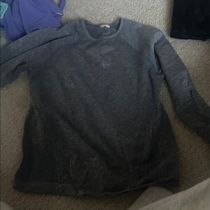 Athleta Gray Long Sleeve Kids Tee